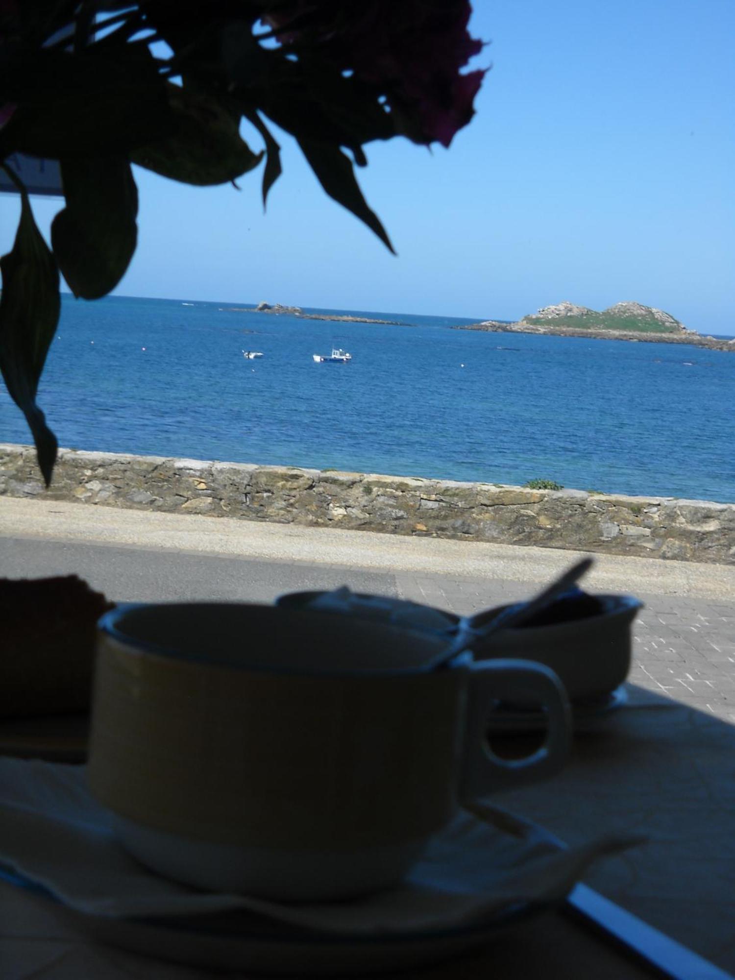 Logis Hotel Bellevue Roscoff Exterior photo