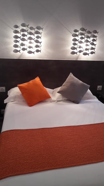 Logis Hotel Bellevue Roscoff Exterior photo